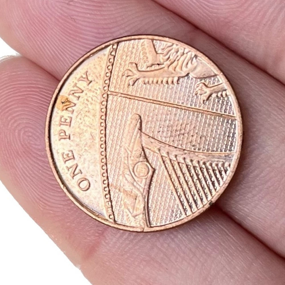 🎈$5 add on - 2013 ONE PENNY - Elizabeth II